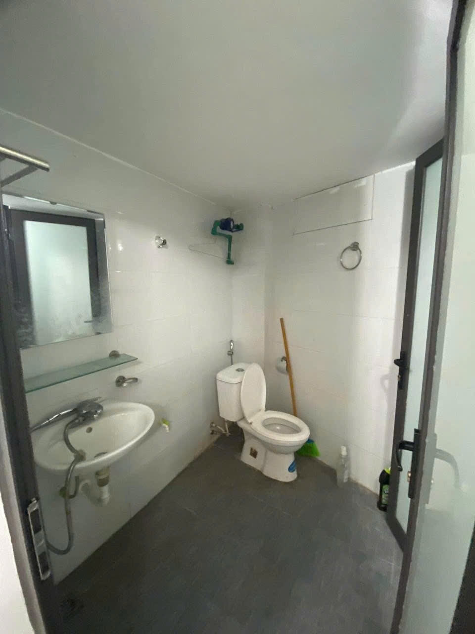 Phòng trọ Duplex 25m2 tại TD Housing 2 Định Công - Hoàng Mai  - Phòng tắm