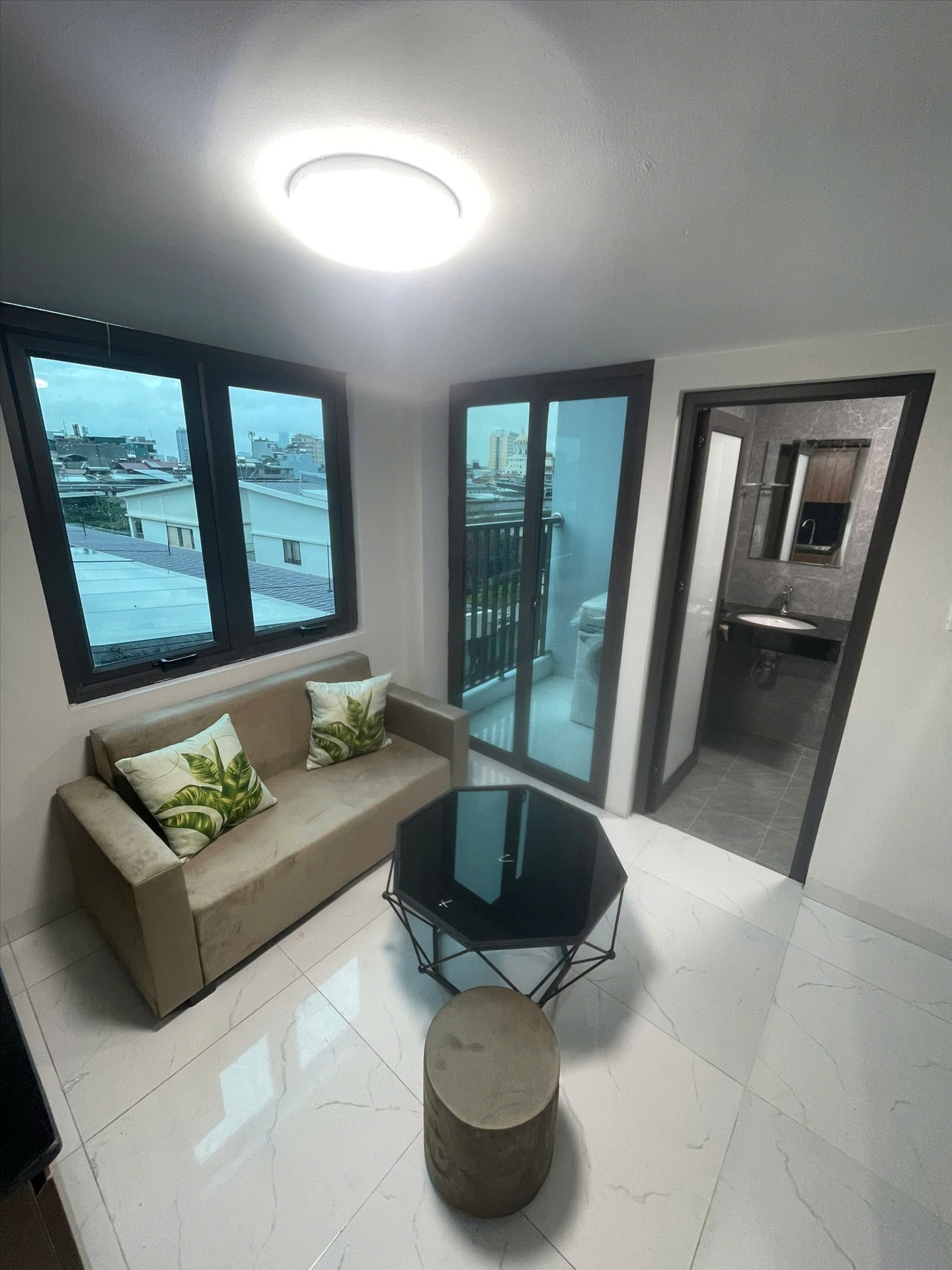 Phòng trọ Duplex 30m2 tại GENZ Home Hoàng Hoa Thám - Ba Đình - Phòng khách