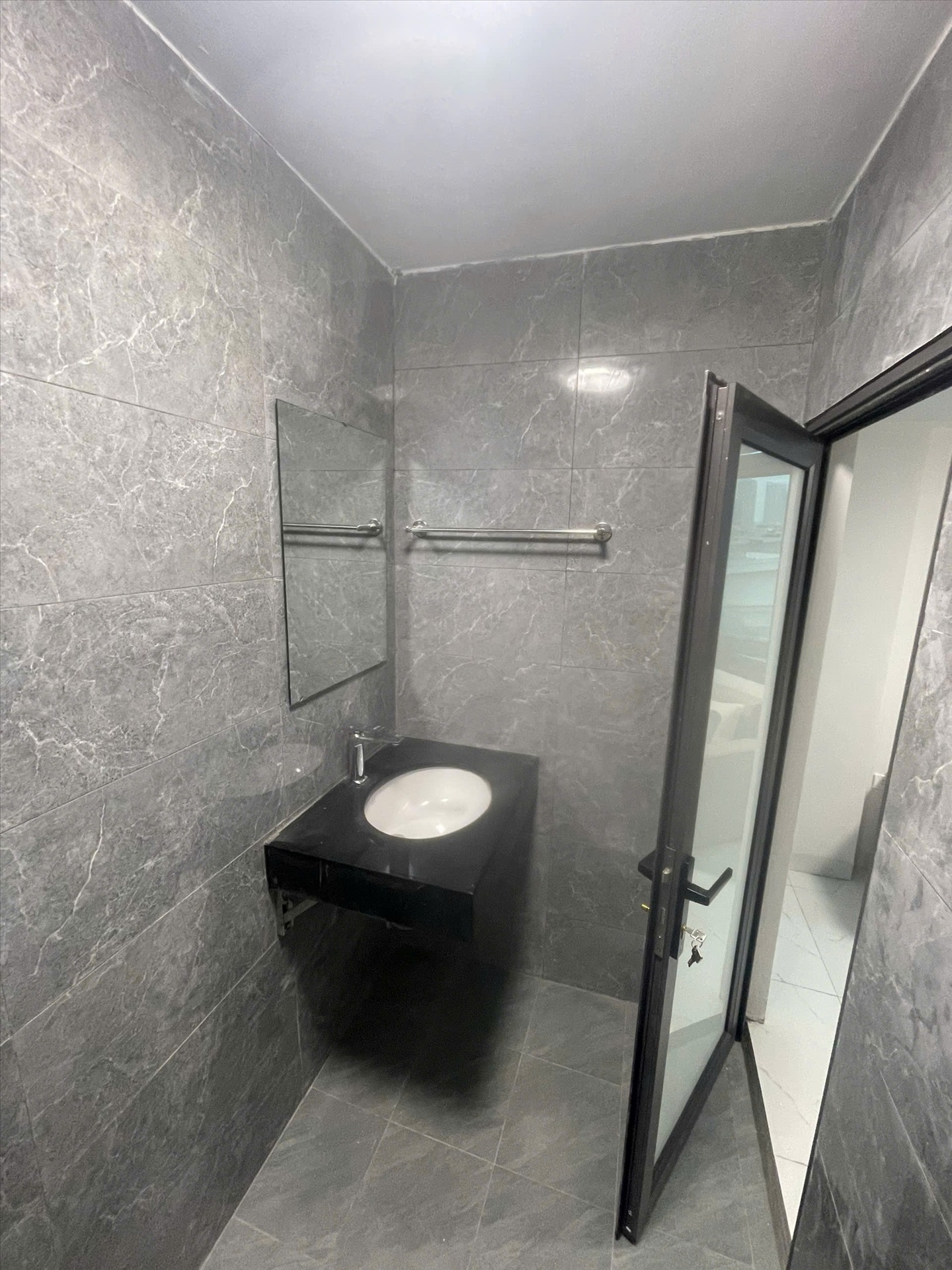 Phòng trọ Duplex 30m2 tại GENZ Home Hoàng Hoa Thám - Ba Đình - Phòng tắm