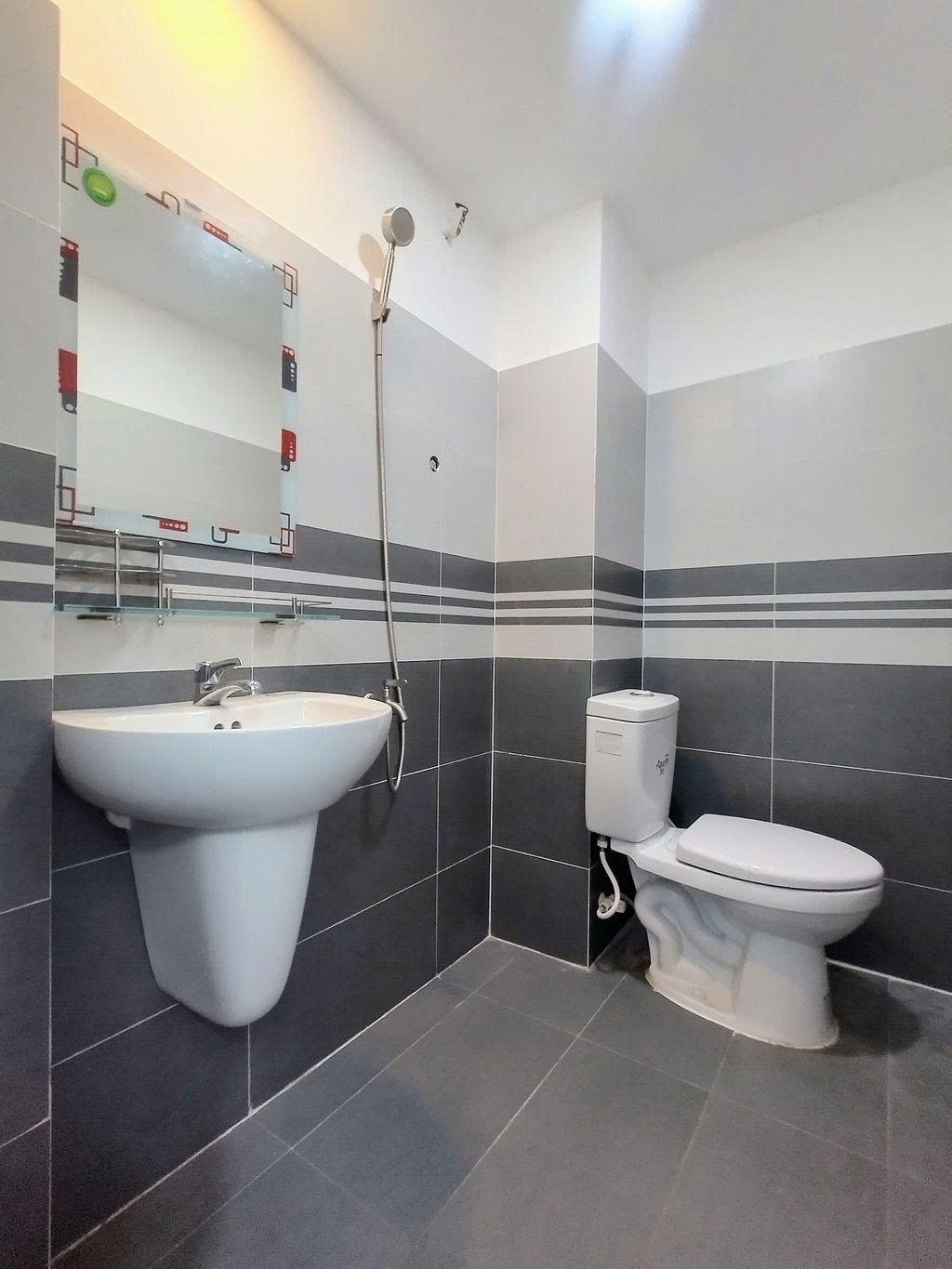 Phòng trọ Studio 25m2 tại PTC House 1 Nơ Trang Long - Bình Thạnh - Phòng tắm