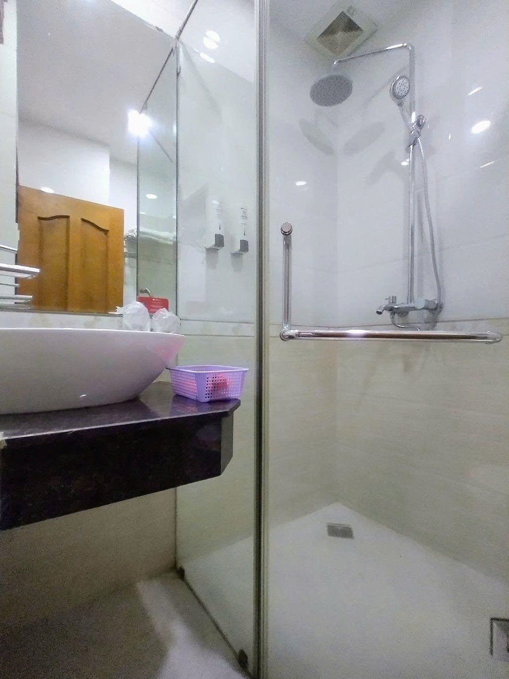 Phòng trọ Studio 25m2 tại PTC House 1 Đường số 43 - Thủ Đức  - Phòng tắm