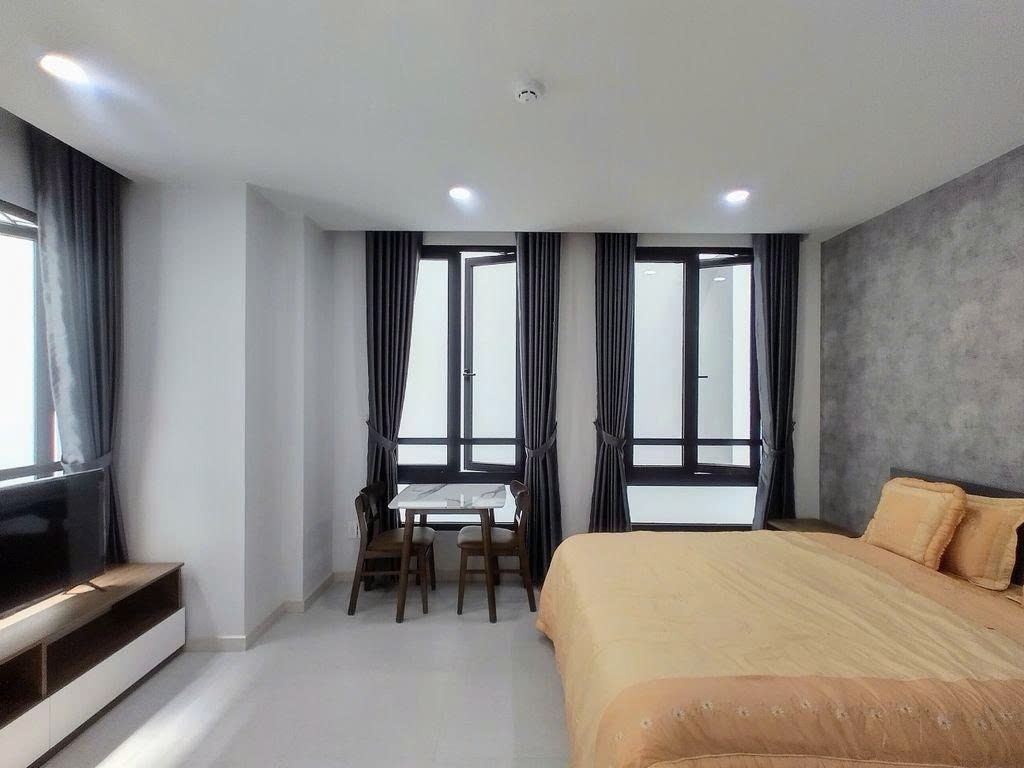 Phòng trọ Studio 35m2 tại PTC House Bành Văn Trân - Tân Bình - Góc làm việc