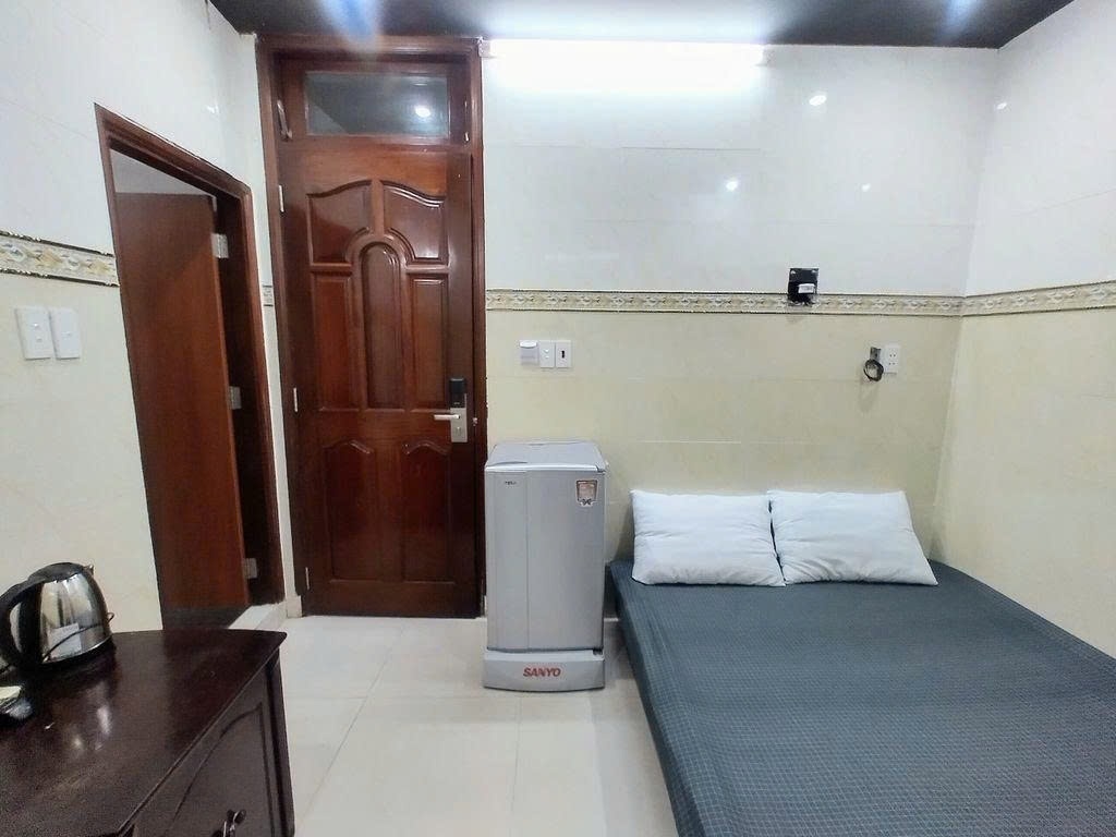 Phòng trọ PTC House 1 Hồng Hà - Tân Bình - Phòng (*)