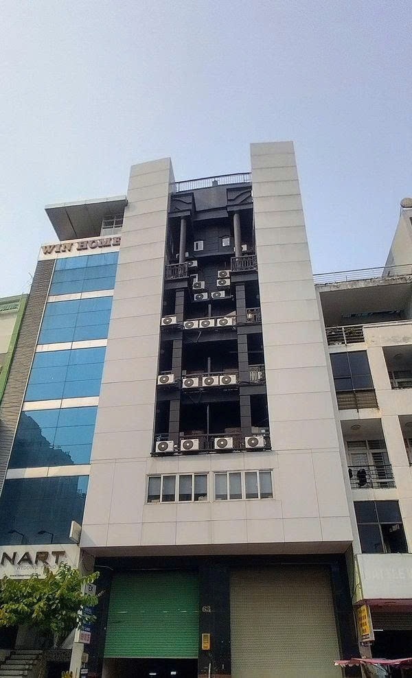 Phòng trọ PTC House 1 Hồng Hà - Tân Bình - Toàn cảnh tòa nhà (*)