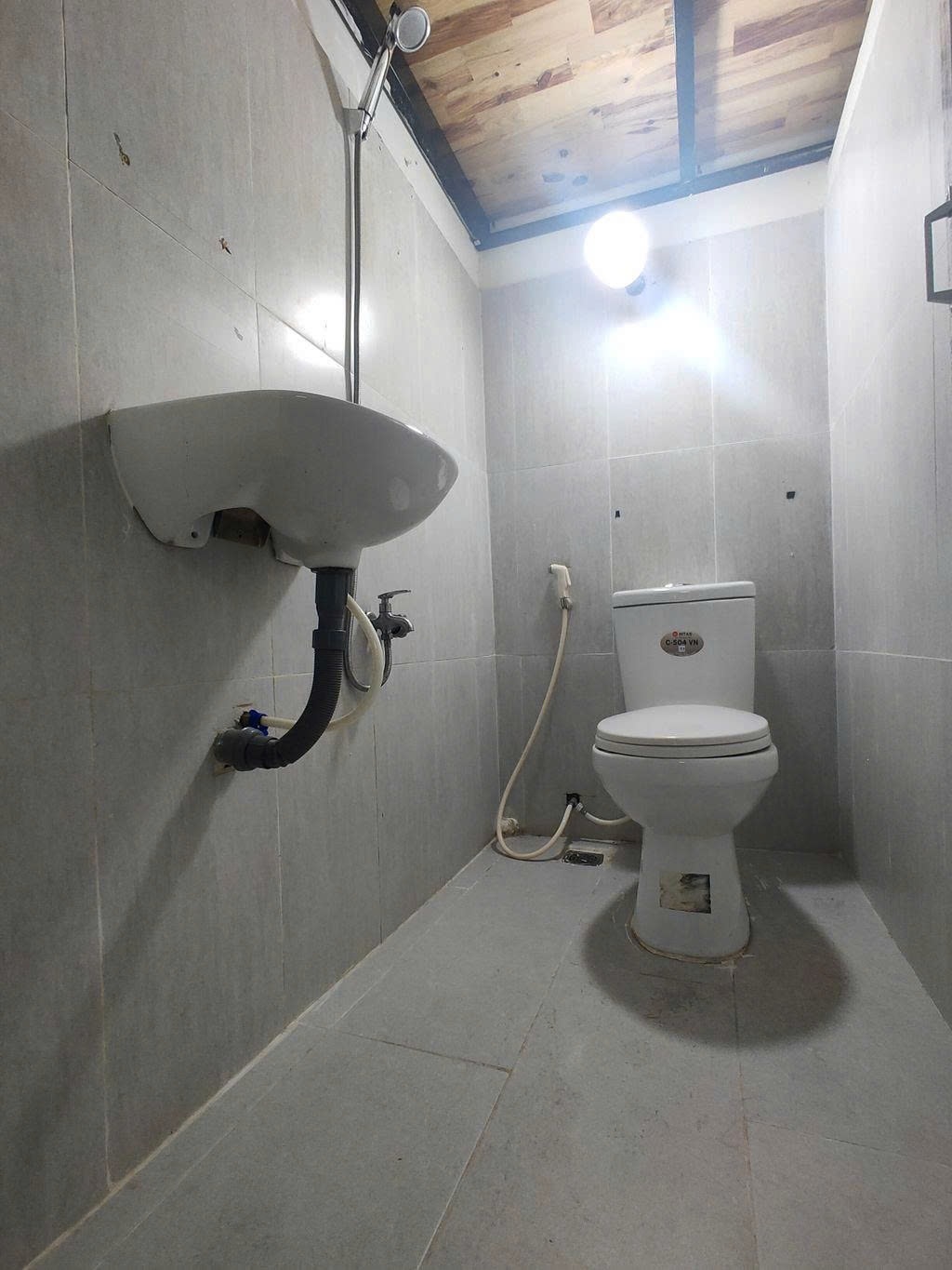 Phòng trọ Duplex 20m2 tại PTC House Võ Thành Trang - Tân Bình - Phòng tắm