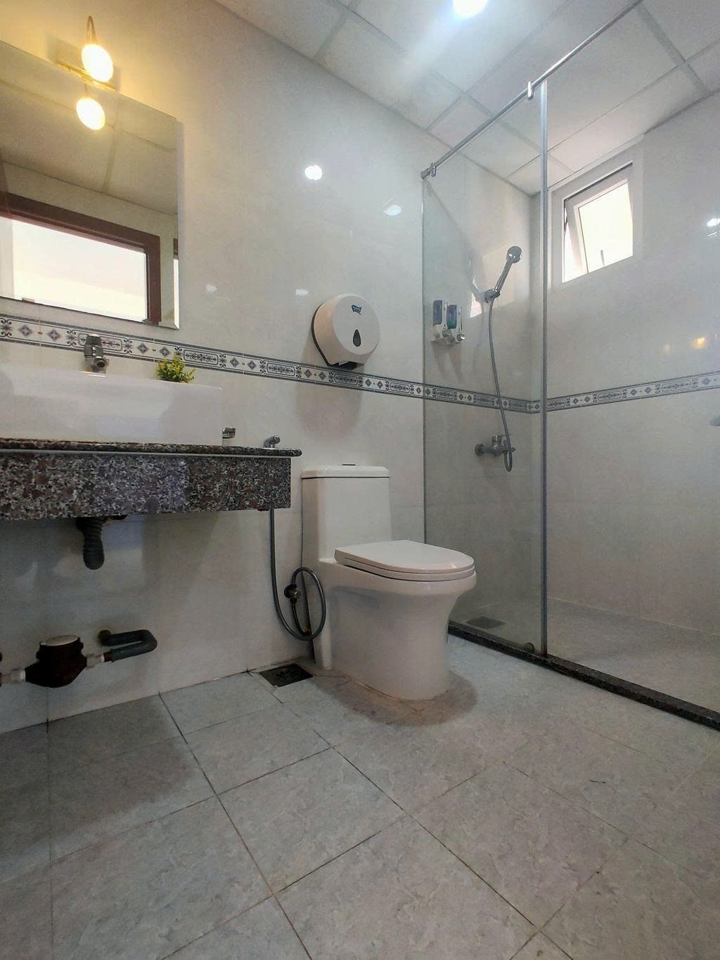 Phòng trọ 1 Phòng ngủ 25m2 tại PTC House Hồng Hà - Tân Bình - Phòng tắm