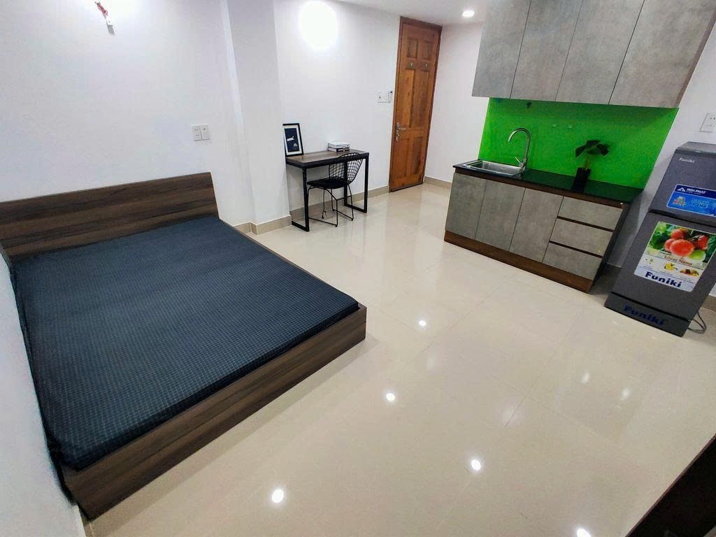 Phòng trọ Studio 20m2 tại PTC House Nguyễn Trọng Tuyển - Phú Nhuận - Góc làm việc
