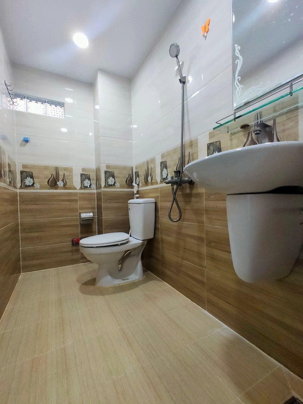 Phòng trọ Studio 20m2 tại PTC House Nguyễn Trọng Tuyển - Phú Nhuận - Phòng tắm