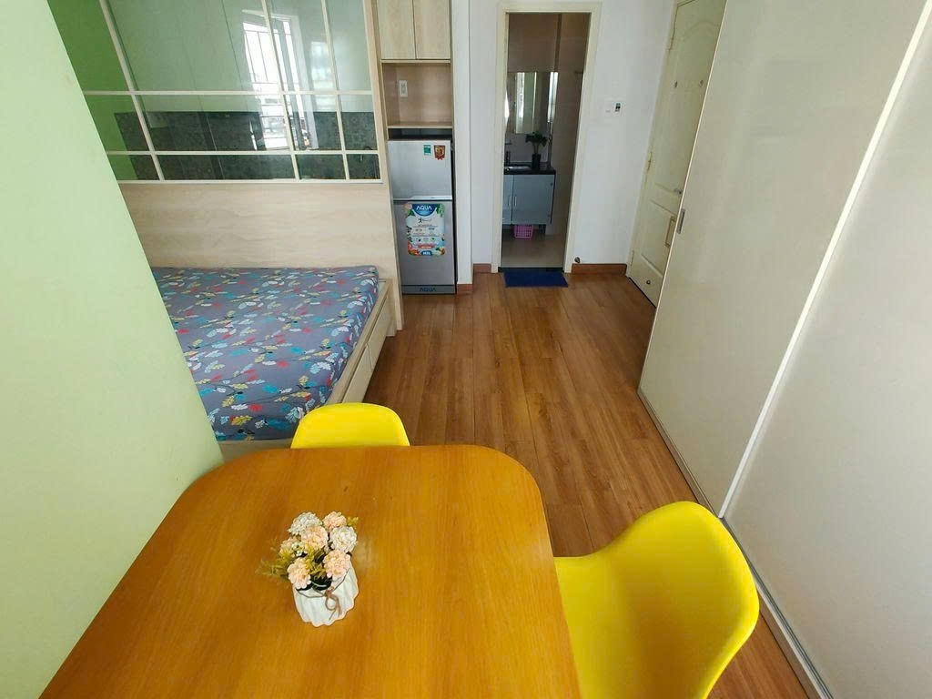 Phòng trọ Studio 30m2 tại PTC House 3 Huỳnh Văn Bánh - Phú Nhuận - Góc làm việc