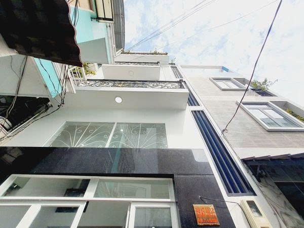 Phòng trọ PTC House Cô Bắc - Phú Nhuận - Toàn cảnh tòa nhà (*)