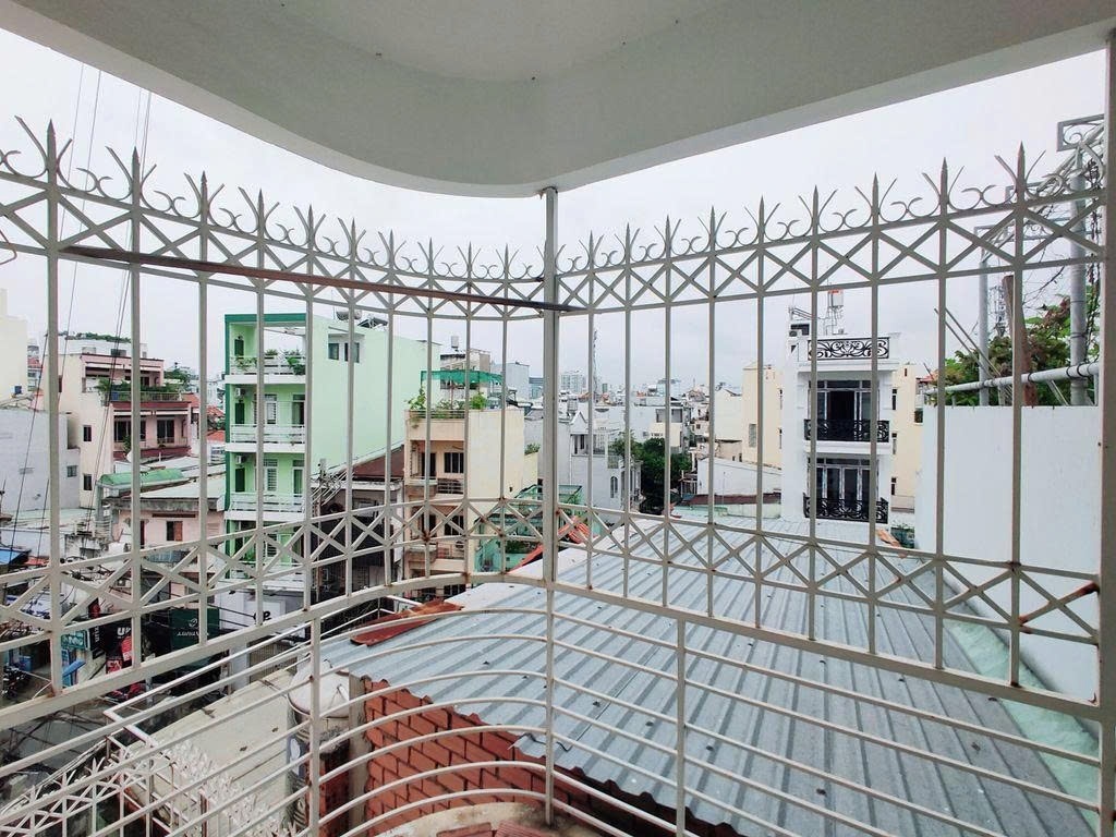 Phòng trọ 1 Phòng ngủ 55m2 tại PTC House 4 Huỳnh Văn Bánh - Phú Nhuận - Ban công