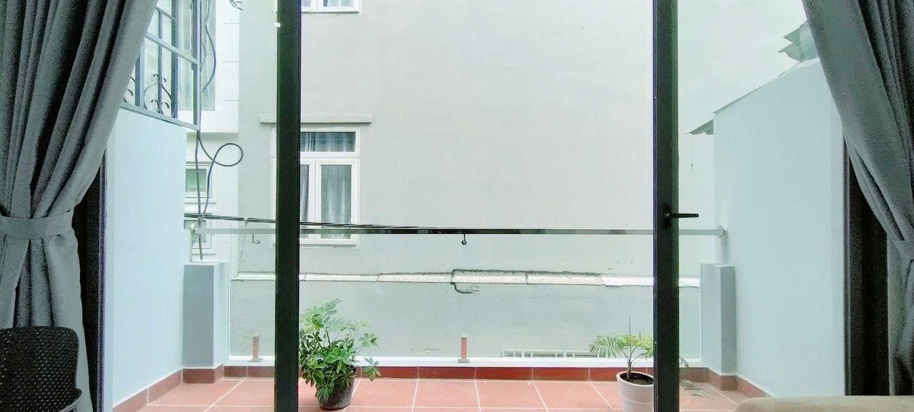 Phòng trọ 1 Phòng ngủ 40m2 tại PTC House Huỳnh Văn Bánh - Phú Nhuận - Ban công