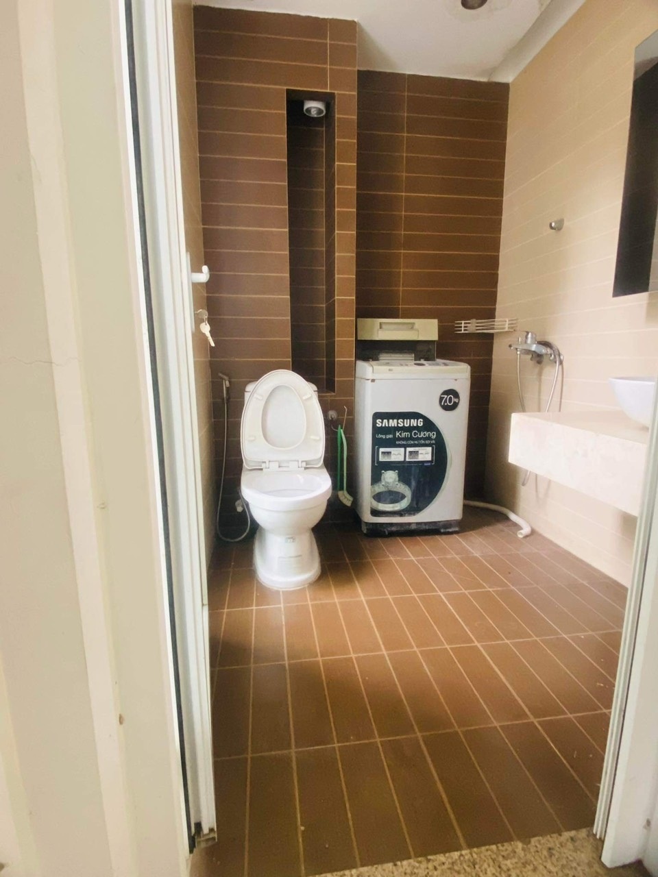 Phòng trọ Studio 25m2 tại QHOME Hạ Đình - Thanh Xuân - Phòng tắm