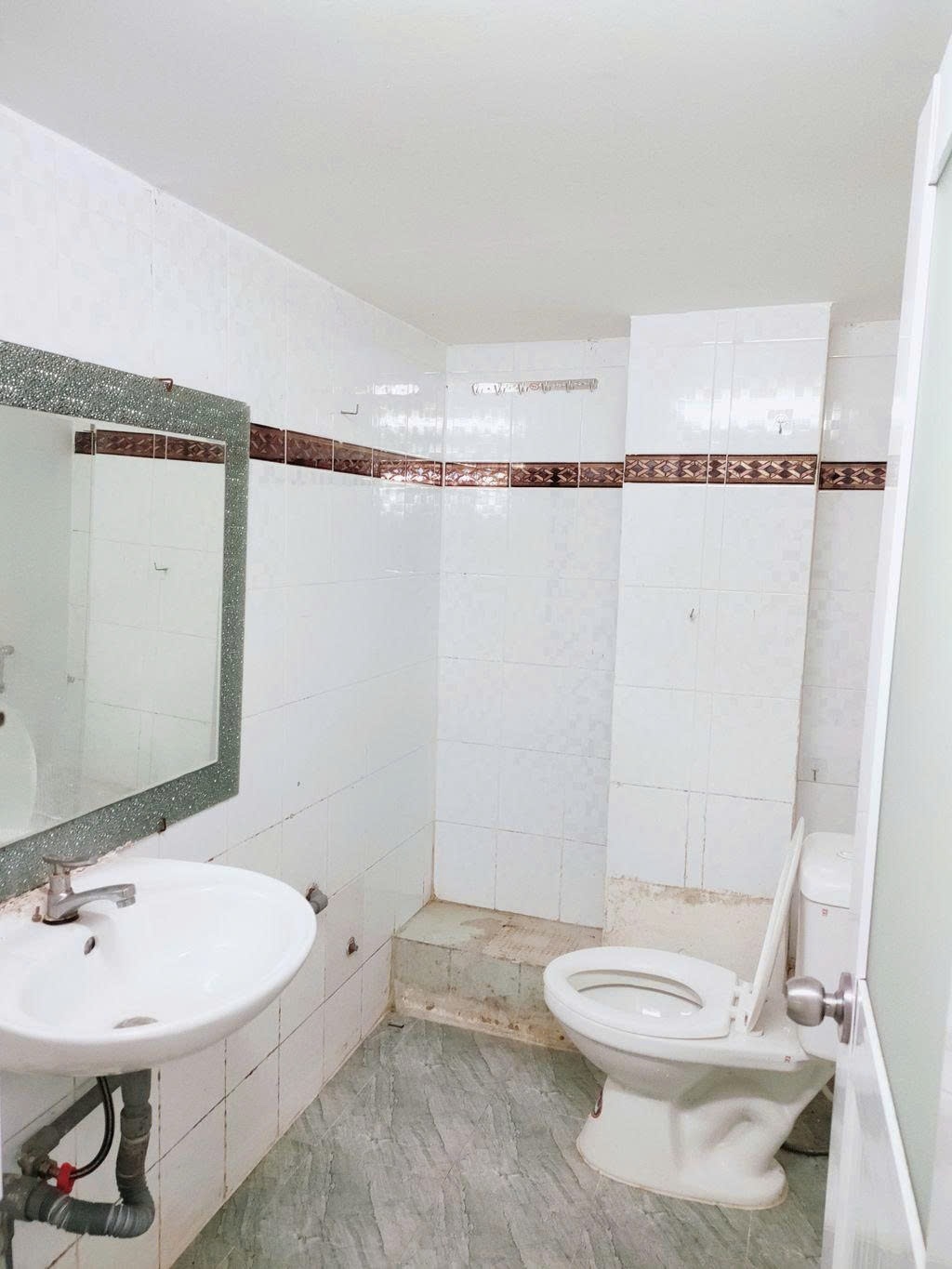 Phòng trọ Duplex 25m2 tại PTC House Đặng Văn Ngữ - Phú Nhuận - Phòng tắm