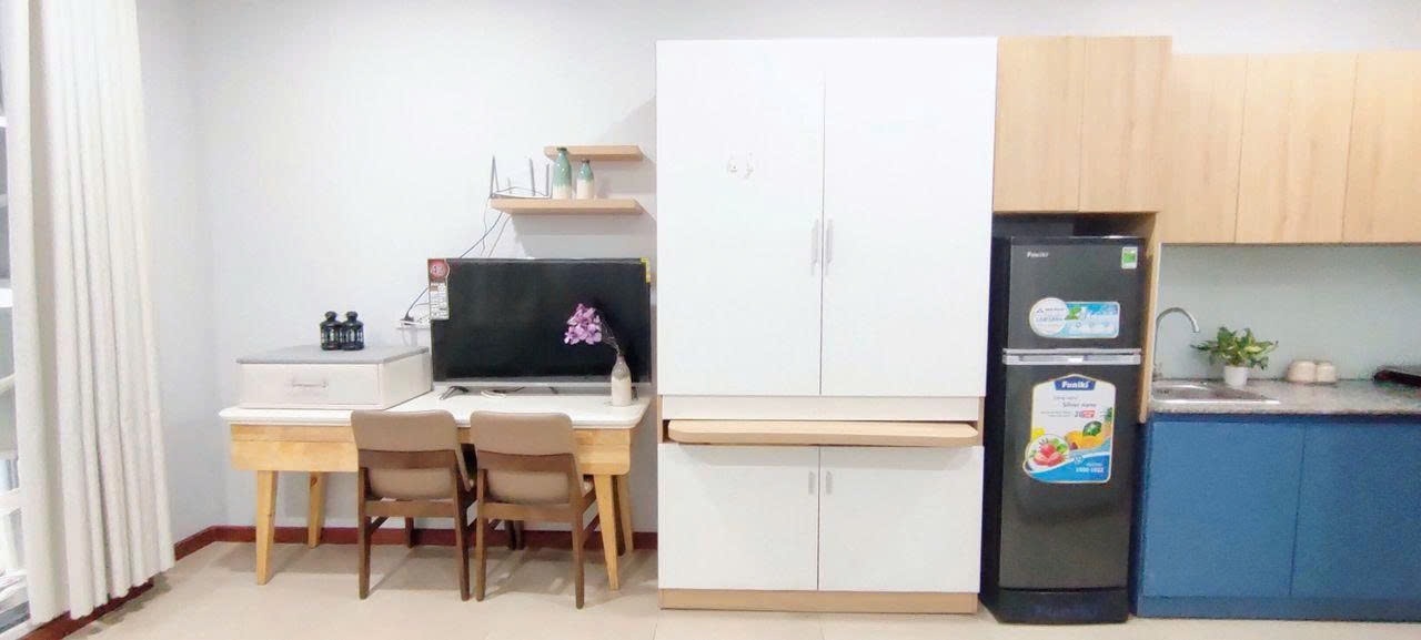 Phòng trọ Studio 20m2 tại PTC House Lê Văn Sỹ - Tân Bình - Góc làm việc