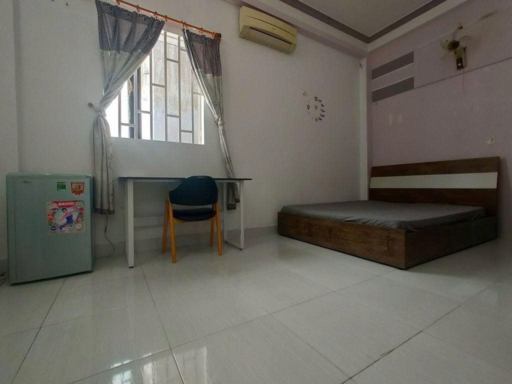 Phòng trọ Studio 25m2 tại PTC House1 Huỳnh Văn Bánh - Phú Nhuận - Góc làm việc