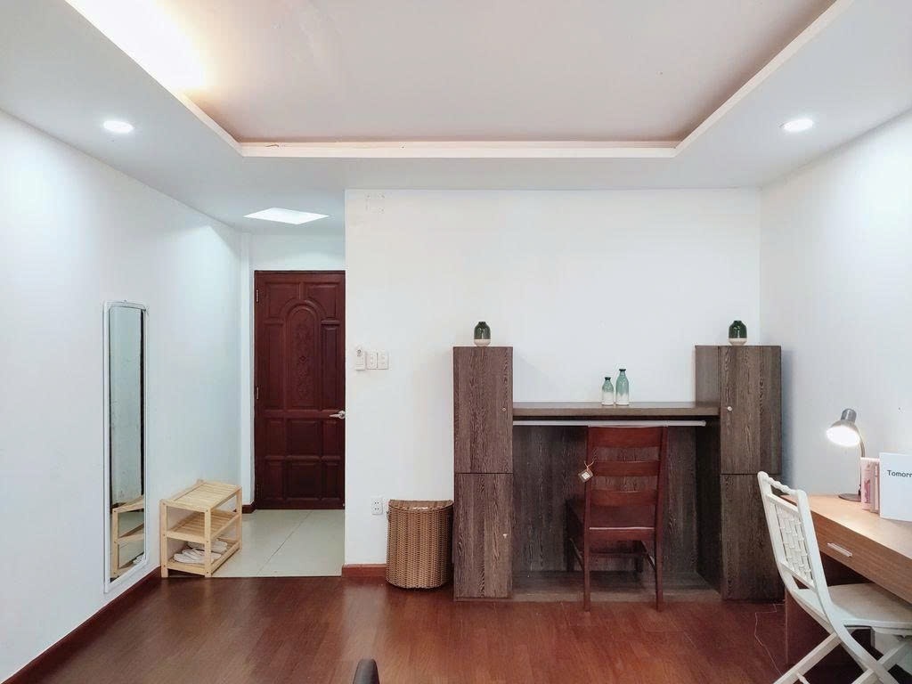 Phòng trọ Studio 35m2 tại PTC House Nguyễn Cửu Vân - Bình Thạnh - Góc làm việc