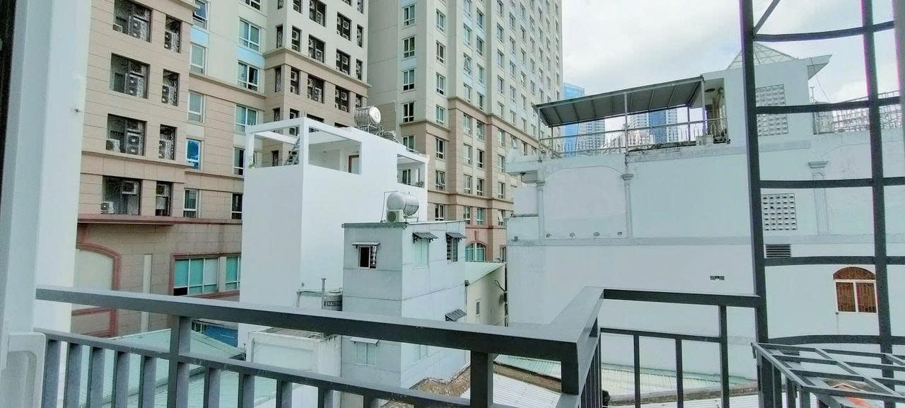 Phòng trọ Studio 25m2 tại PTC House 3 Nguyễn Hữu Cảnh - Bình Thạnh - Ban công