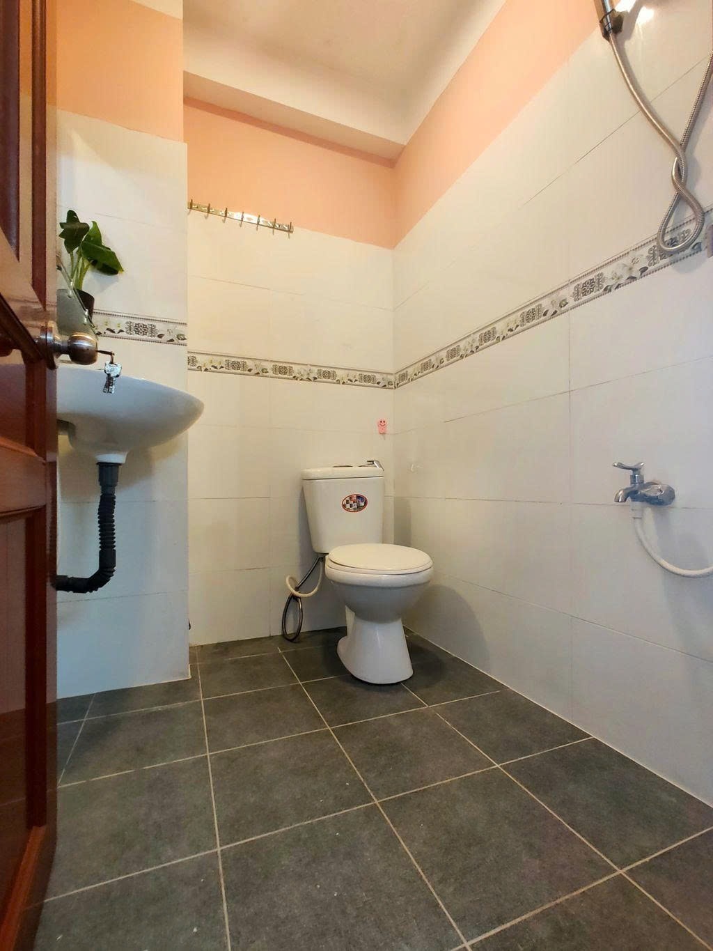 Phòng trọ Studio 20m2 tại PTC House Nguyễn Công Hoan - Phú Nhuận - Phòng tắm