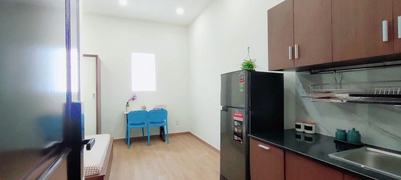 Phòng trọ Studio 20m2 tại PTC House Nguyễn Xí - Bình Thạnh - Góc làm việc