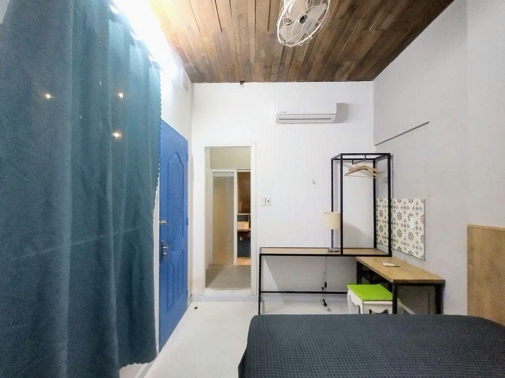 Phòng trọ Studio 25m2 tại PTC House Bùi Thị Xuân - Quận 1 - Góc làm việc