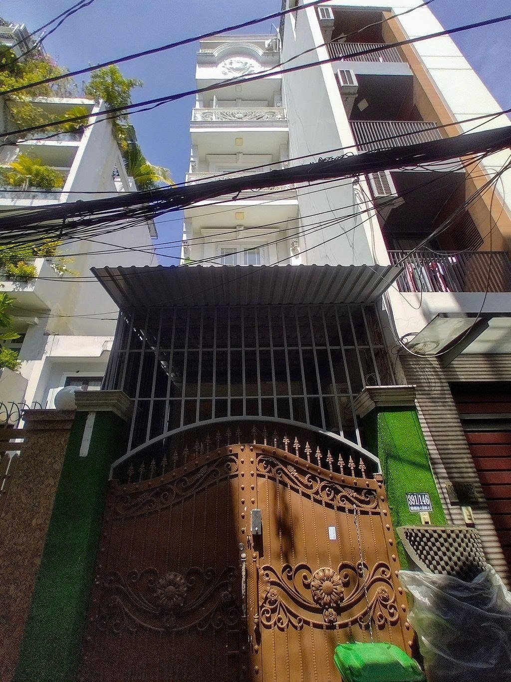 Phòng trọ PTC House 1 Trần Hưng Đạo - Quận 1 - Toàn cảnh tòa nhà (*)