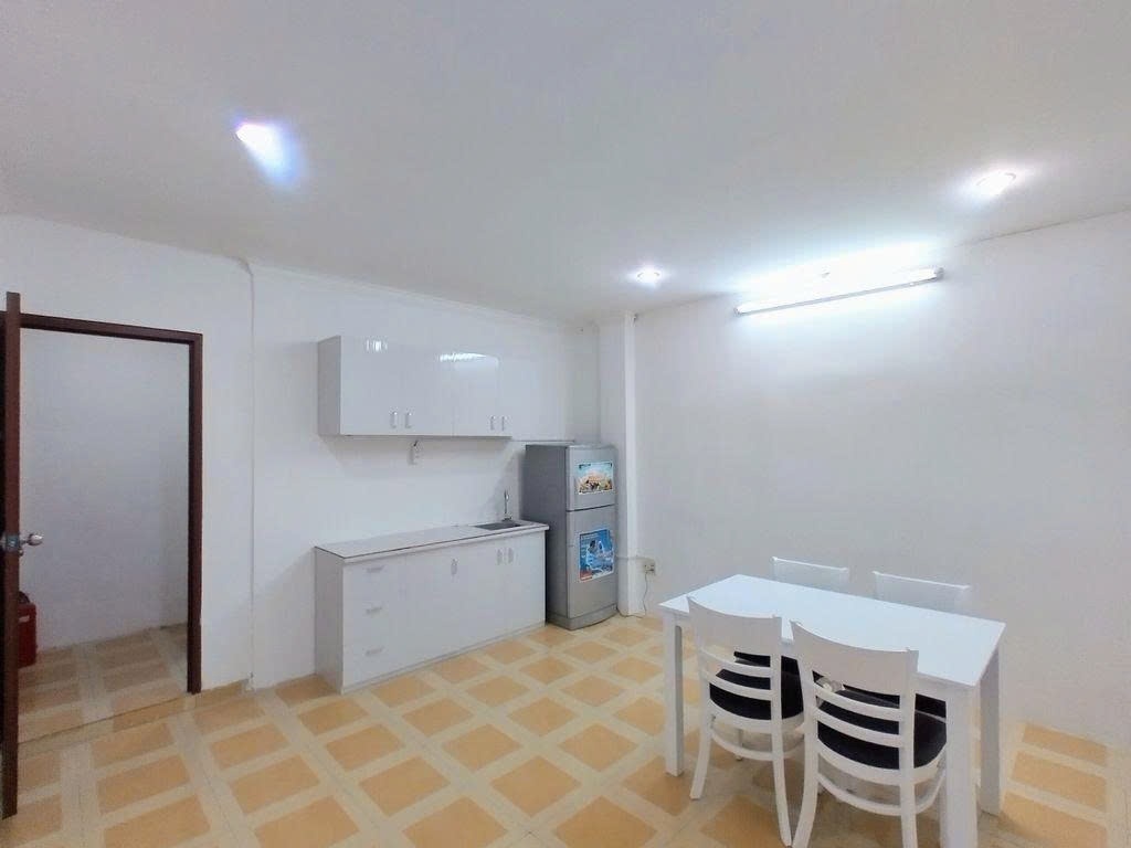 Phòng trọ PTC House 2 Nguyễn Trãi - Quận 1 - Phòng (*)