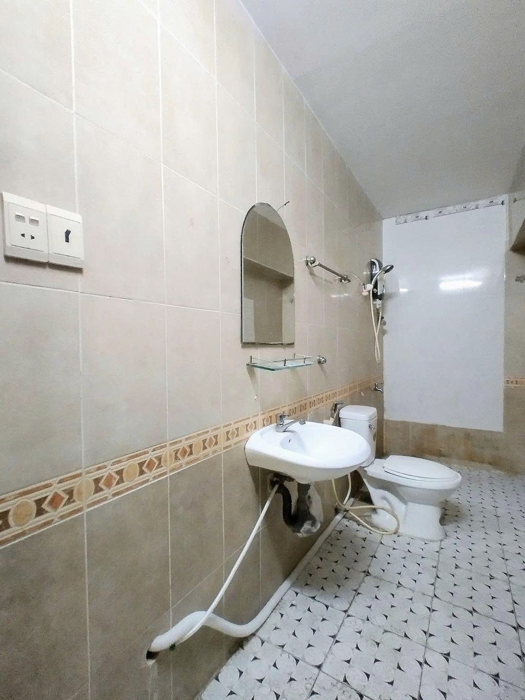 Phòng trọ Studio 20m2 tại PTC House 2 Nguyễn Trãi - Quận 1 - Phòng tắm