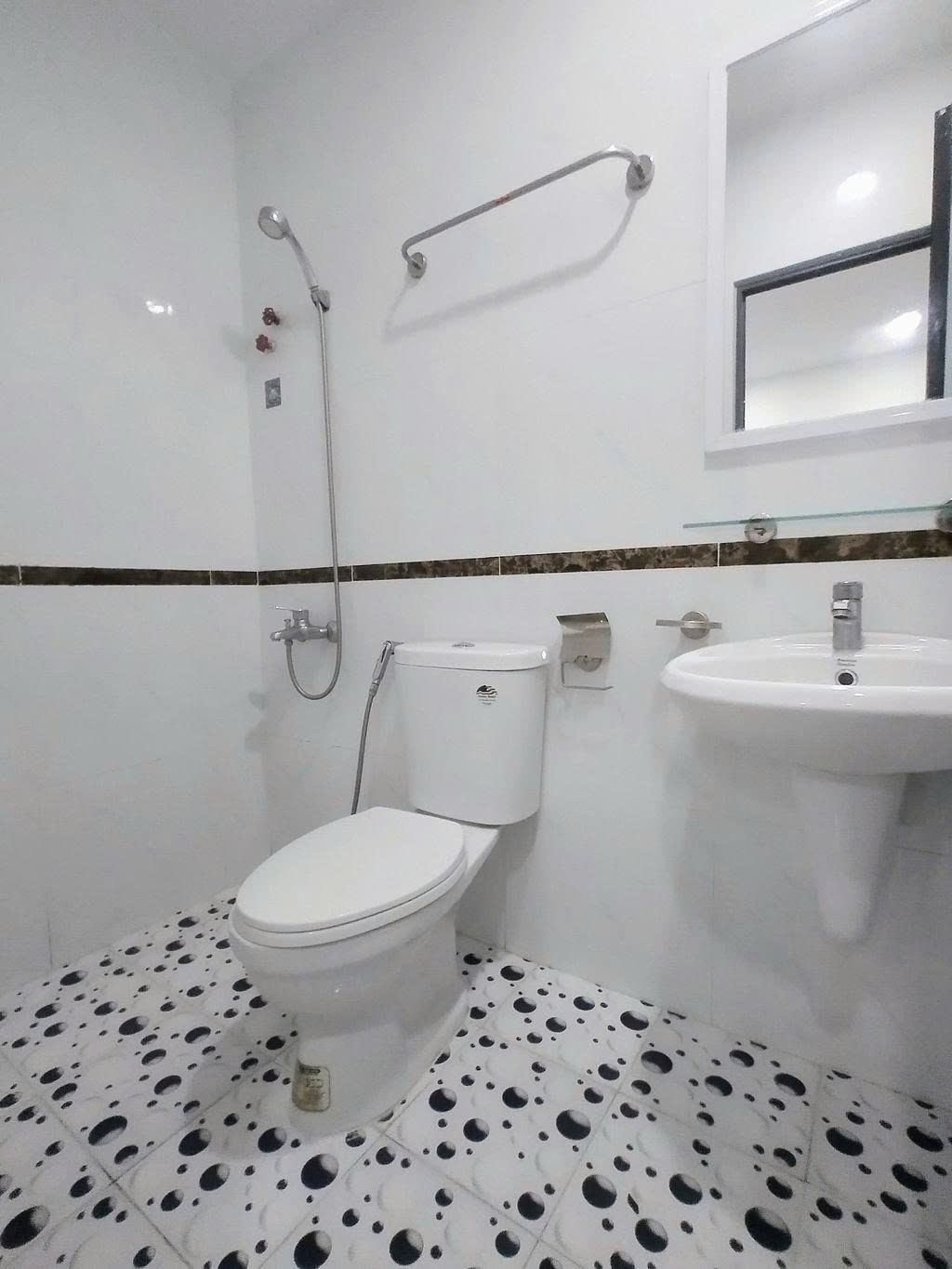 Phòng trọ Studio 18m2 tại PTC House Ba Đình - Quận 8 - Phòng tắm