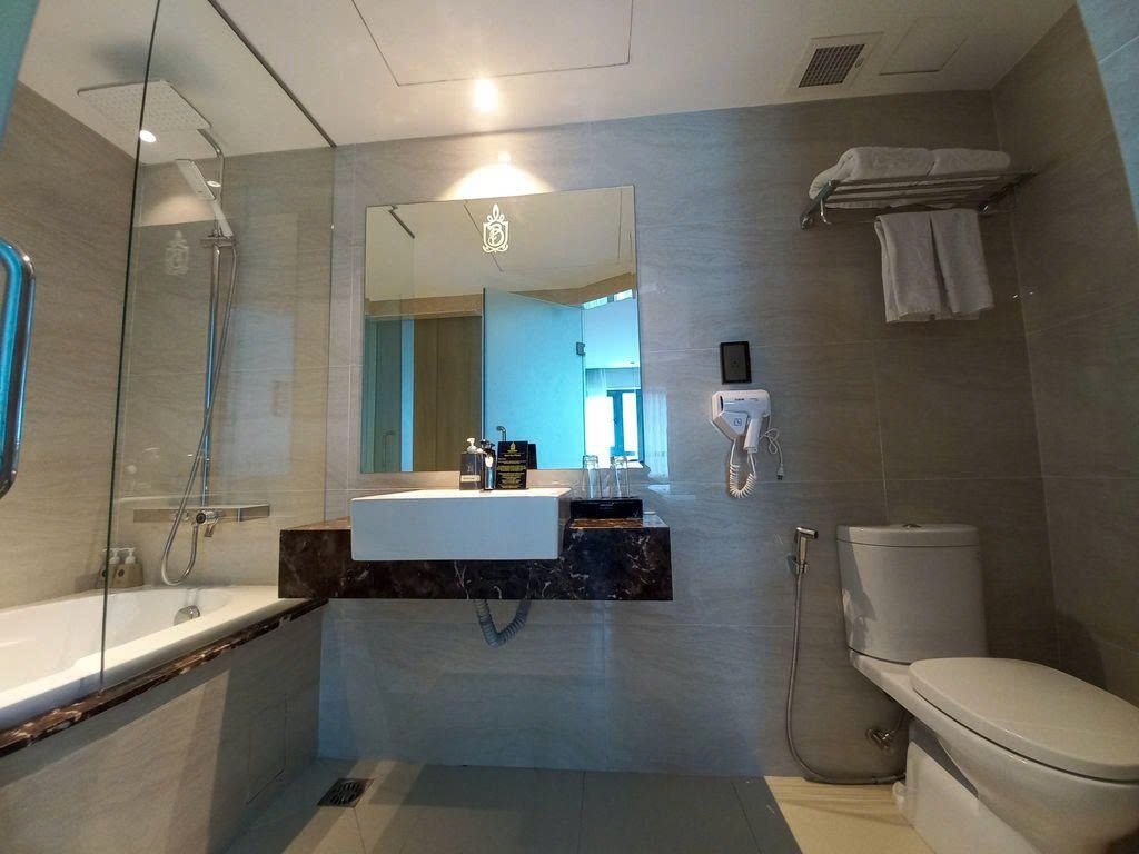 Phòng trọ Studio 20m2 tại PTC House Lê Thánh Tôn - Quận 1 - Phòng tắm