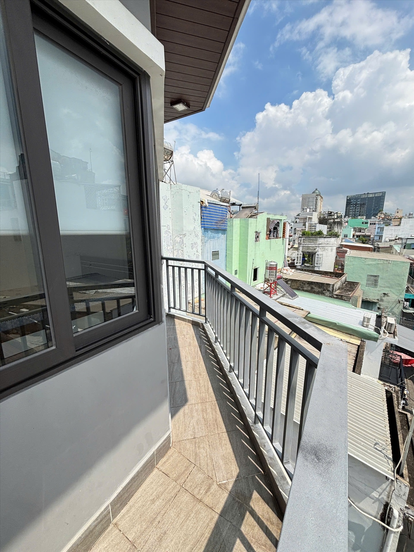 Phòng trọ Studio 25m2 tại Homie House Nguyễn Lâm - Bình Thạnh - Ban công