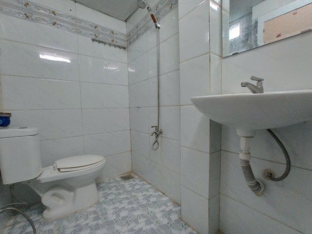 Phòng trọ Studio 20m2 tại PTC House Vườn Lài - Quận 12 - Phòng tắm