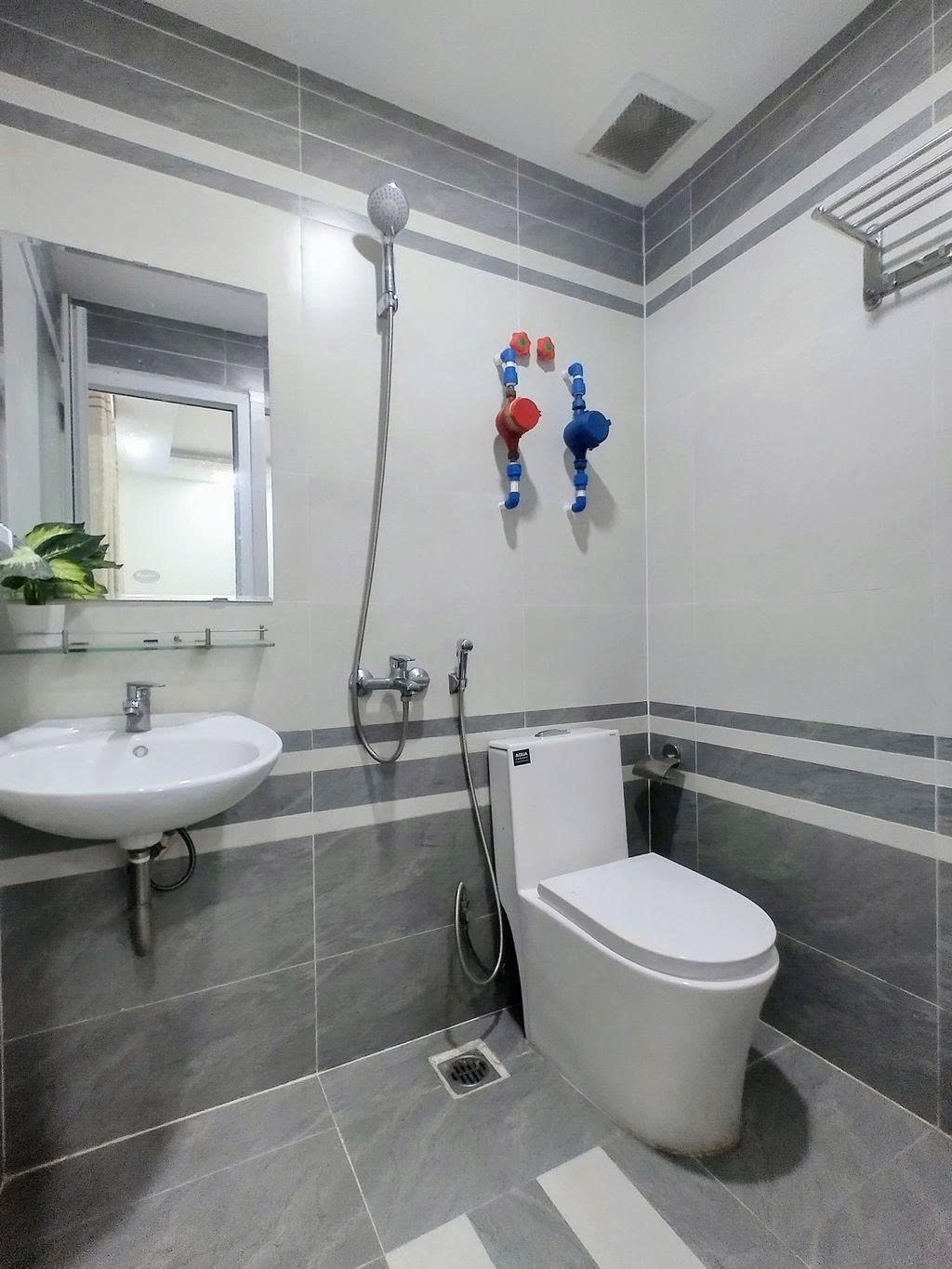 Phòng trọ Studio 10m2 tại PTC House 1 Đường số 9 - Quận 7 - Phòng tắm