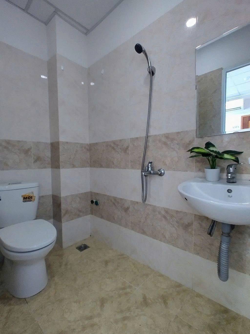 Phòng trọ Studio 10m2 tại PTC House2 Đường số 9 - Quận 7 - Phòng tắm