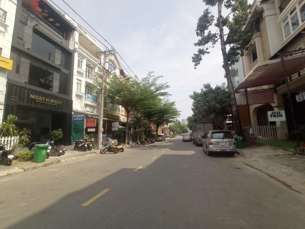 Phòng trọ PTC House Hưng Gia 2 - Quận 7 - Đường vào tòa nhà