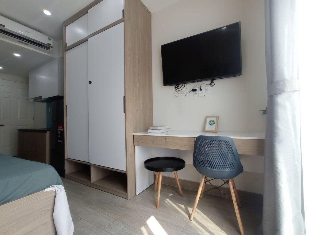 Phòng trọ Studio 15m2 tại PTC House Hưng Gia 5 - Quận 7 - Góc làm việc