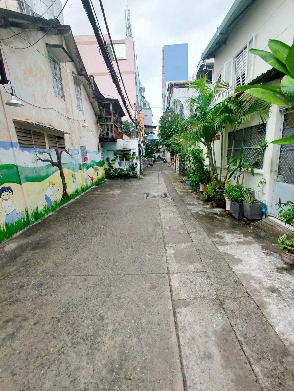 Phòng trọ PTC House Cống Quỳnh - Quận 1 - Đường vào tòa nhà