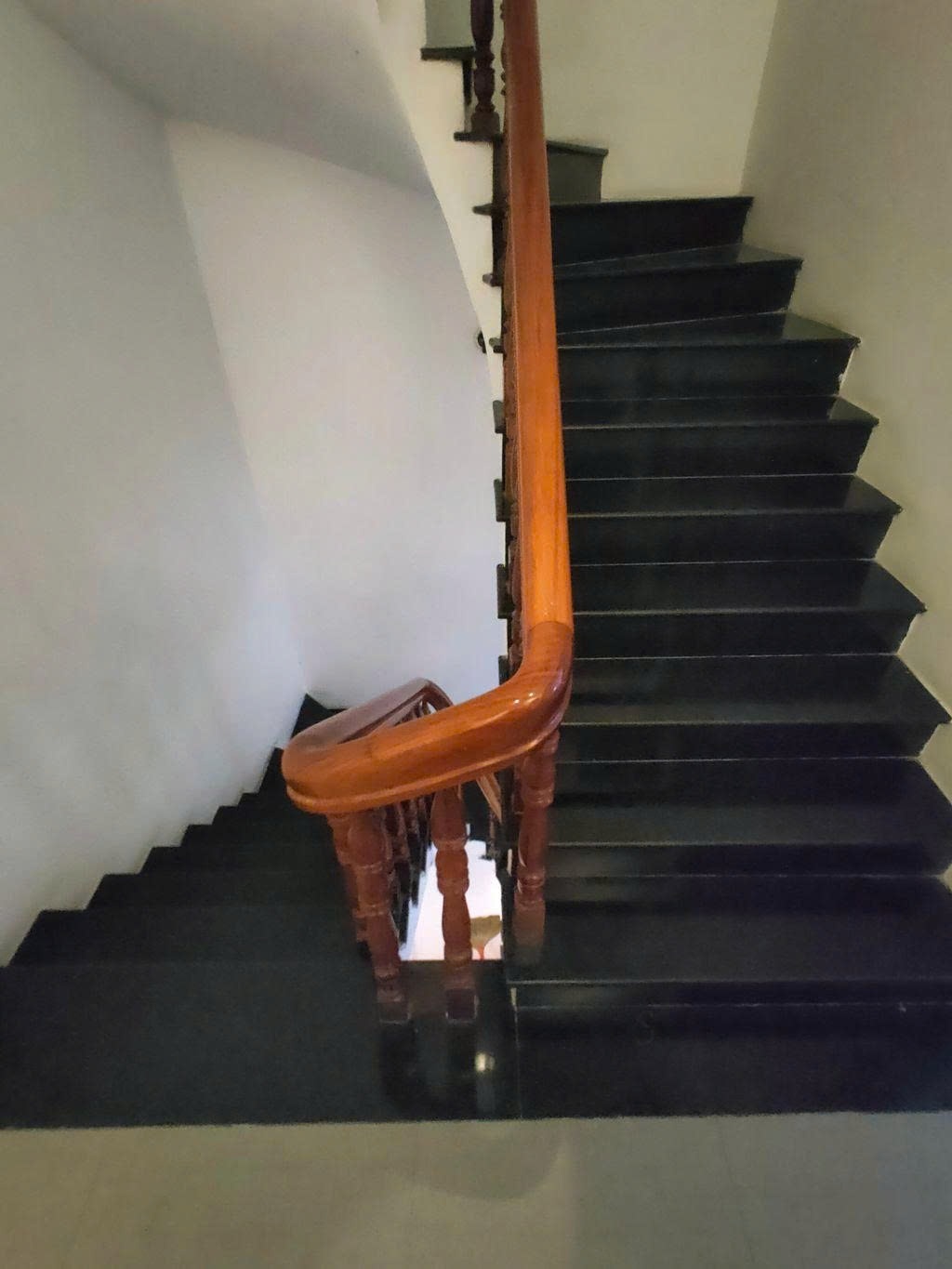 Phòng trọ PTC House Cống Quỳnh - Quận 1 - Thang máy