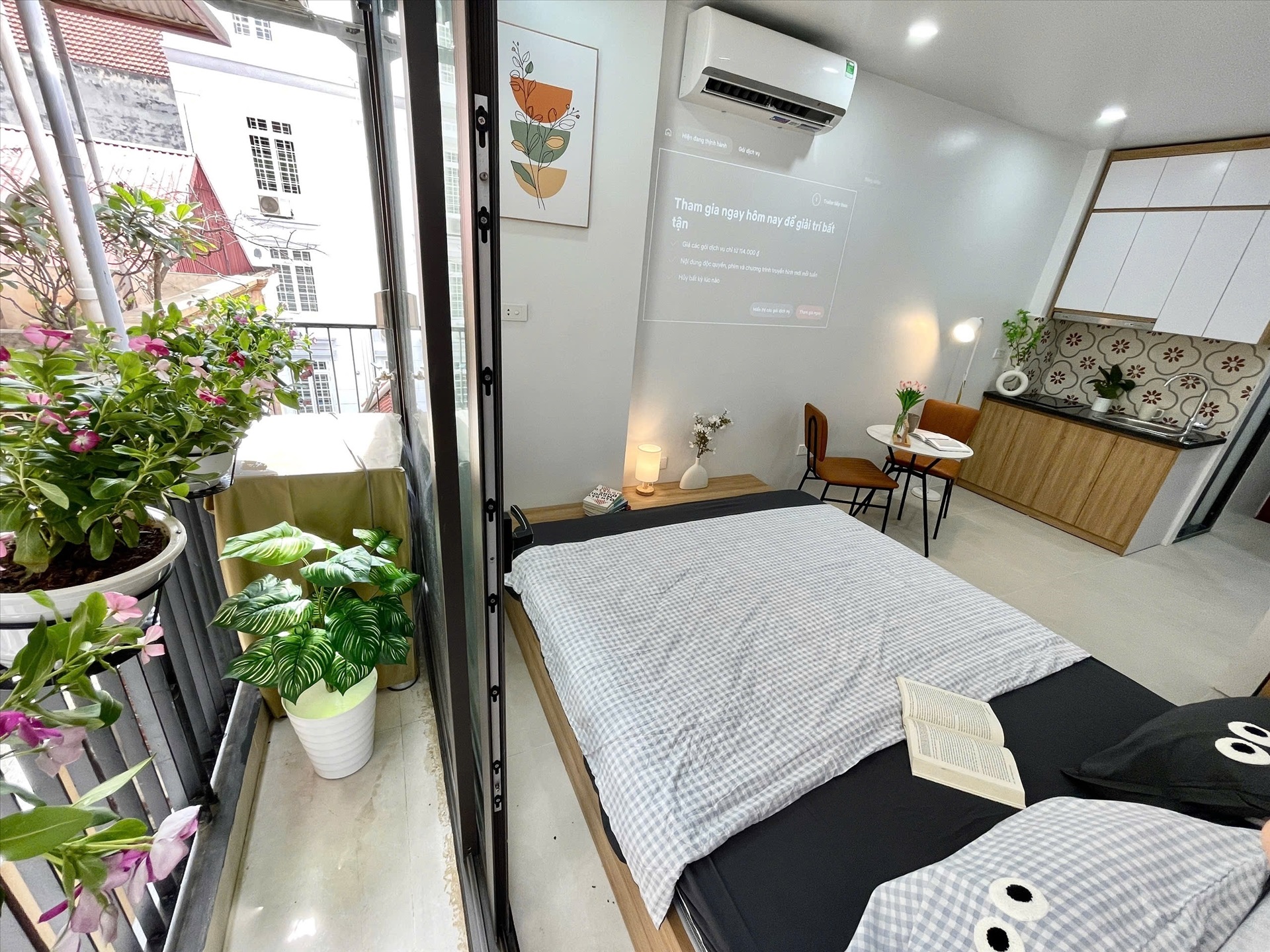 Phòng trọ Studio 26m2 tại Airstay Hoàng Quốc Việt - Cầu Giấy - Ban công