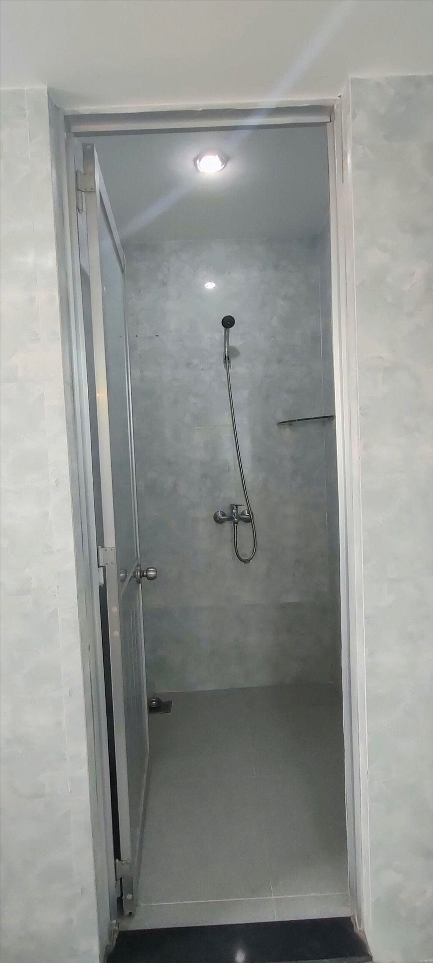 Phòng trọ 1 Phòng ngủ 50m2 tại PTC House 2 Đinh Tiên Hoàng - Quận 1 - Phòng tắm