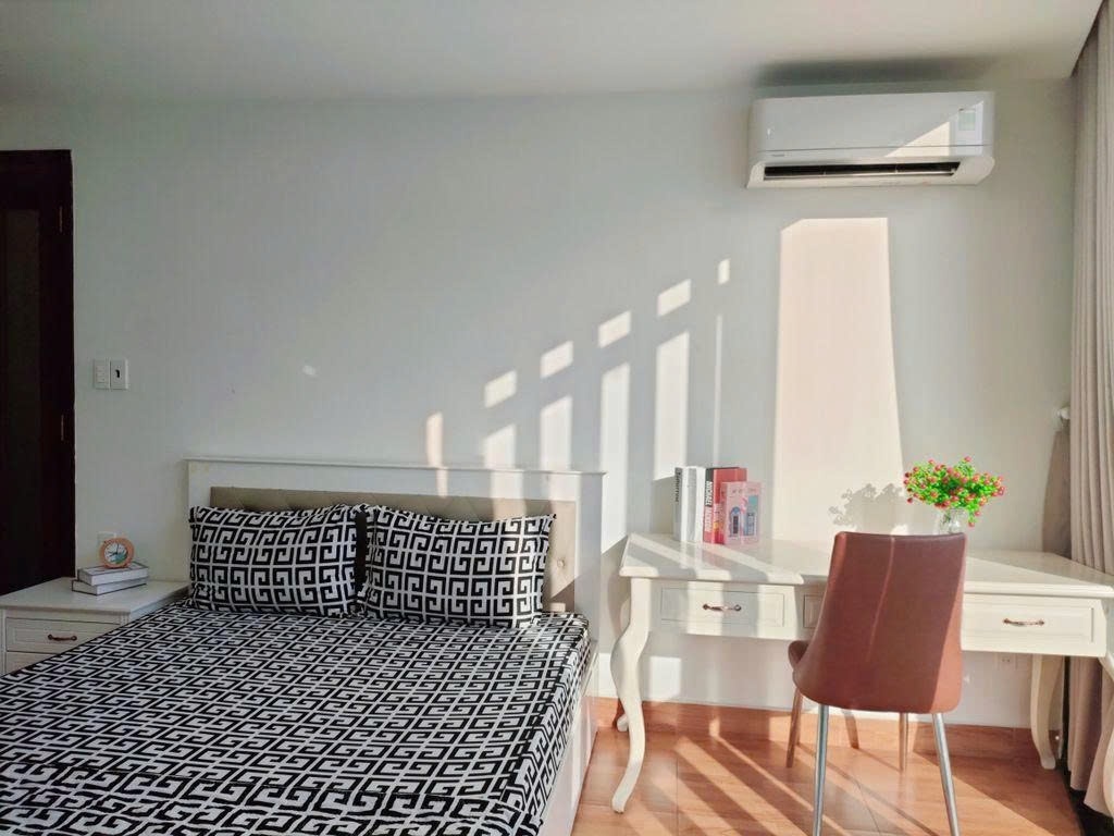 Phòng trọ Studio 30m2 tại PTC House 3 Lê Văn Sỹ - Quận 3 - Góc làm việc