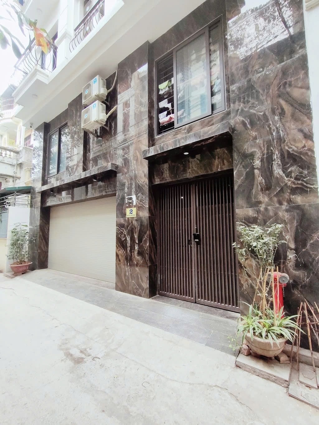 Phòng trọ PTC House Nguyễn Khang - Cầu Giấy  - Toàn cảnh tòa nhà (*)