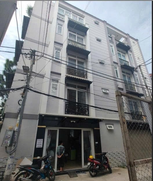 Phòng trọ PTC House Thích Quảng Đức - Phú Nhuận - Toàn cảnh tòa nhà (*)