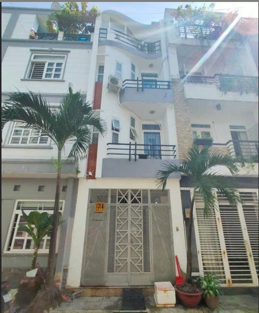 Phòng trọ PTC House Hoa Lan - Phú Nhuận - Toàn cảnh tòa nhà (*)