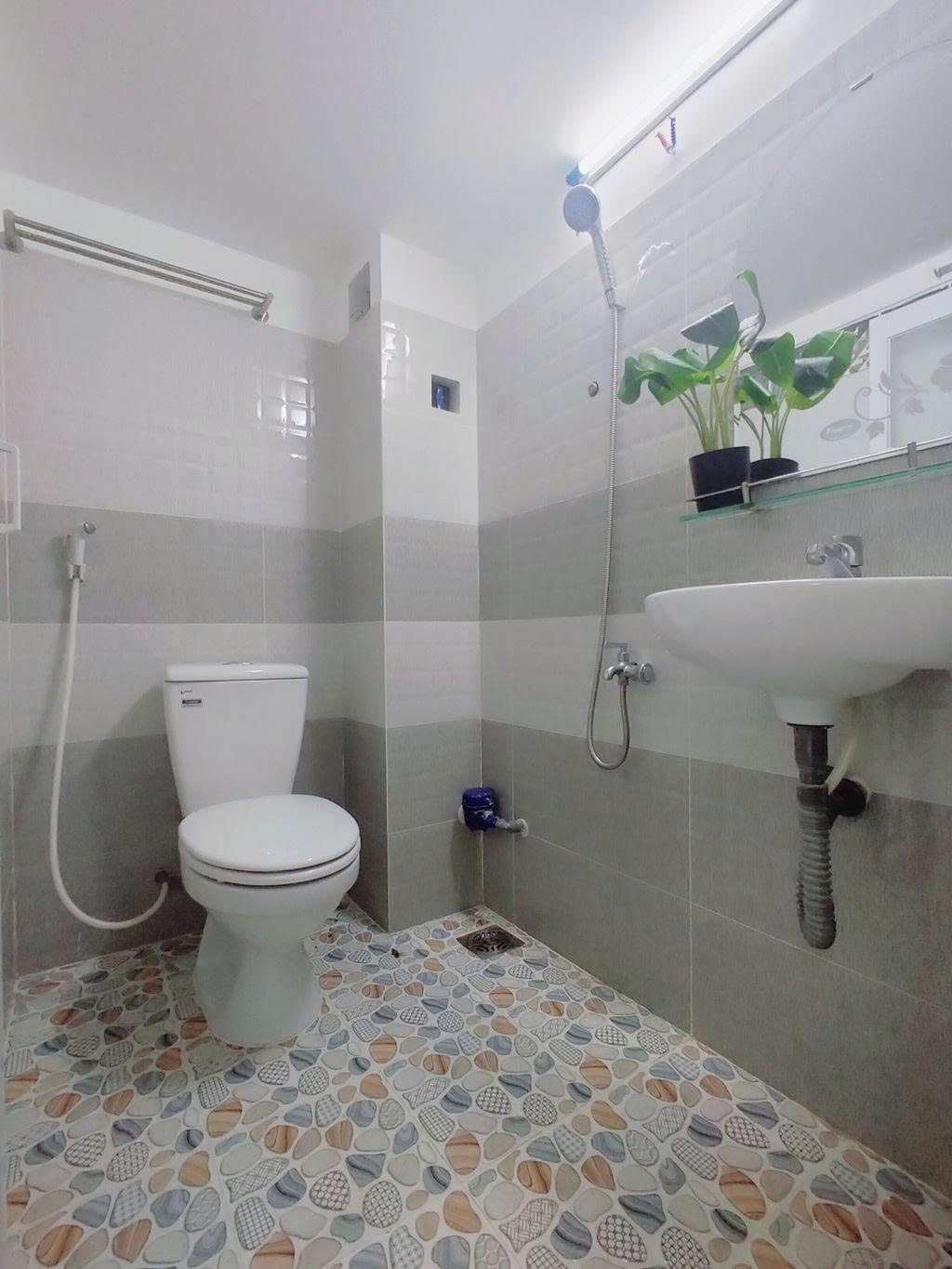 Phòng trọ Duplex 25m2 tại PTC House 3 Cộng Hoà - Tân Bình - Phòng tắm