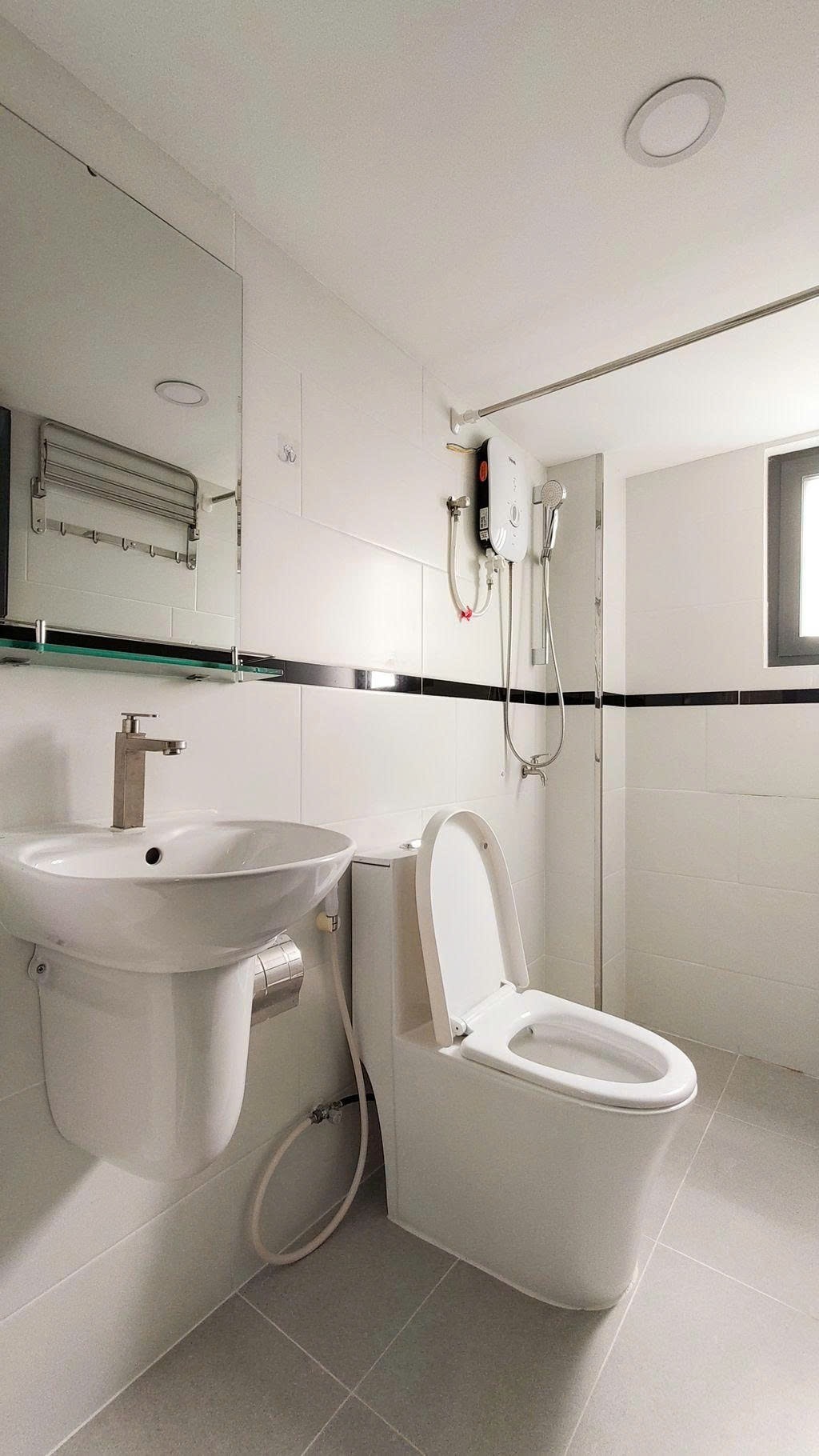 Phòng trọ Duplex 16m2 tại PTC House Mai Văn Vĩnh - Quận 7 - Phòng tắm