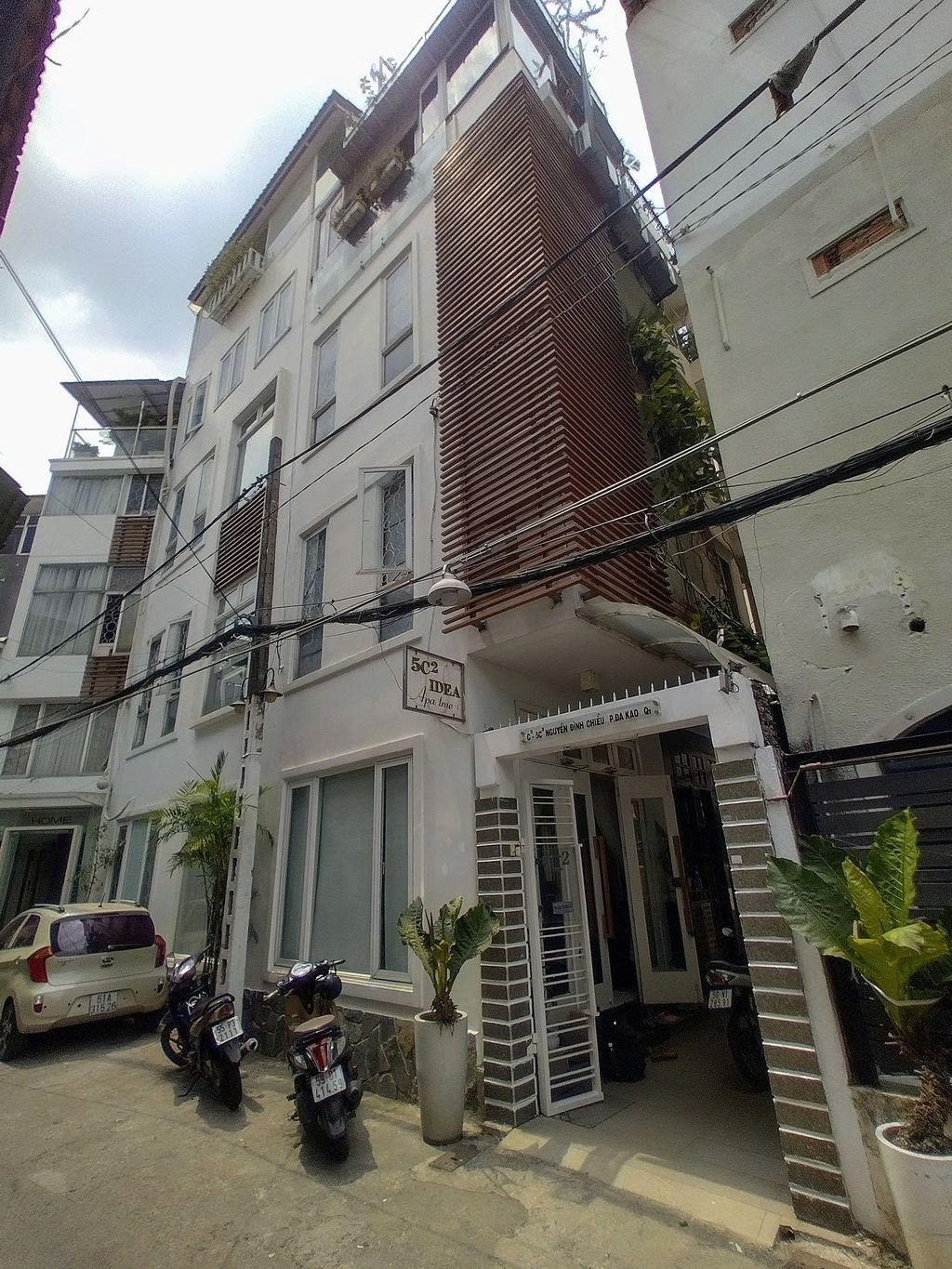 Phòng trọ PTC House 2 Nguyễn Đình Chiểu - Quận 1 - Toàn cảnh tòa nhà (*)