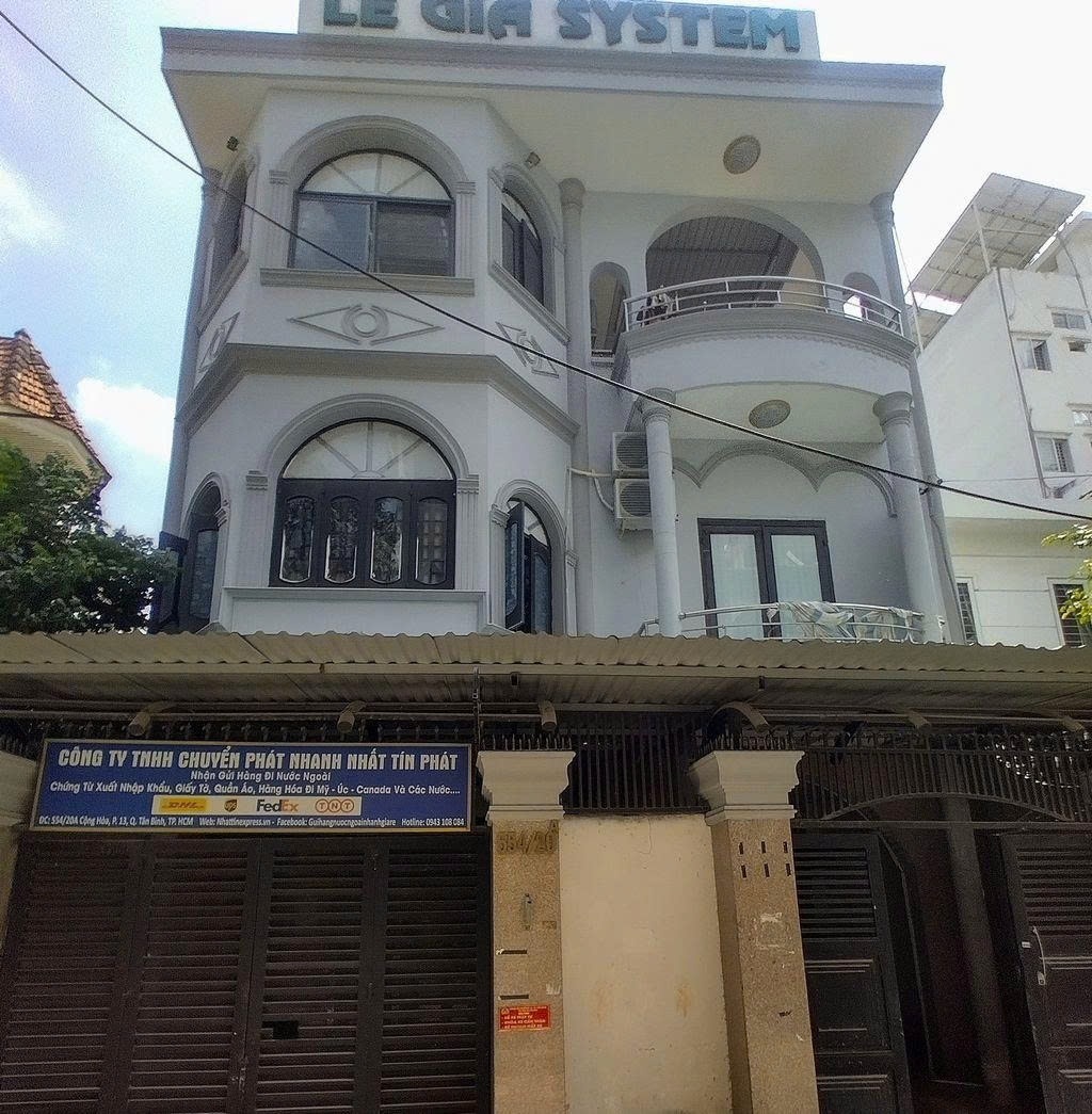 Phòng trọ PTC House Cộng Hoà - Tân Bình - Toàn cảnh tòa nhà (*)