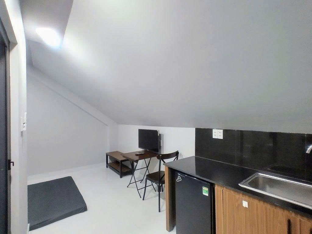 Phòng trọ PTC House Hoàng Kế Viêm - Tân Bình - Phòng (*)