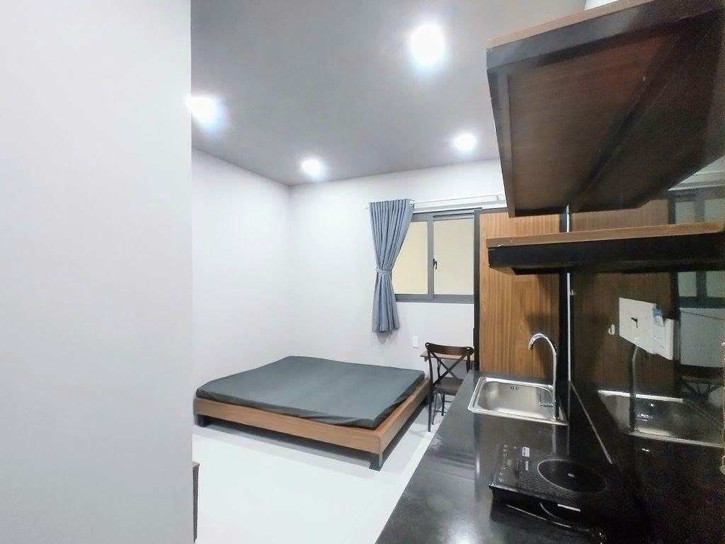 Phòng trọ PTC House Hoàng Kế Viêm - Tân Bình - Toàn cảnh tòa nhà (*)